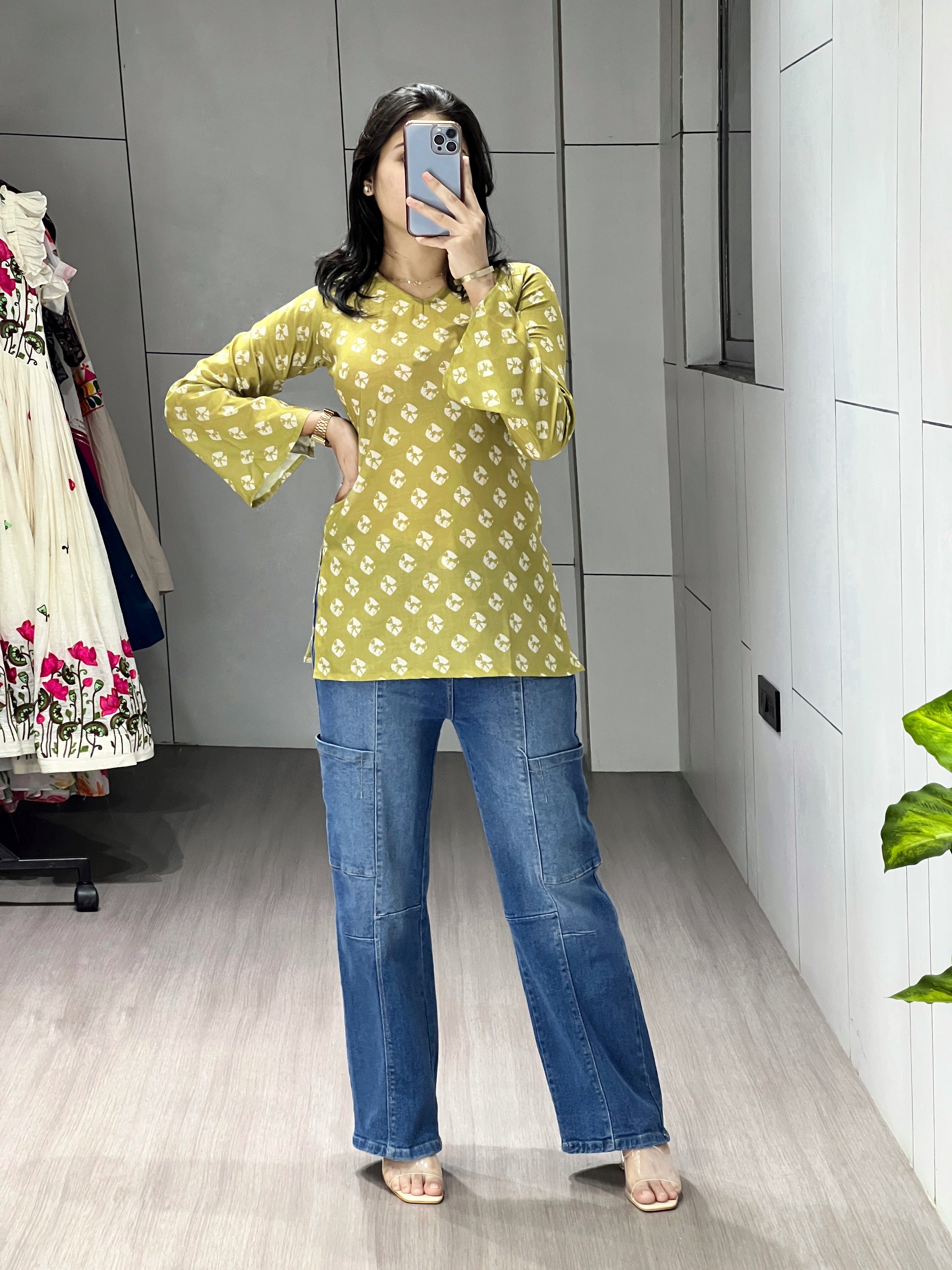 Trendy Floral Sleeved Kurtis