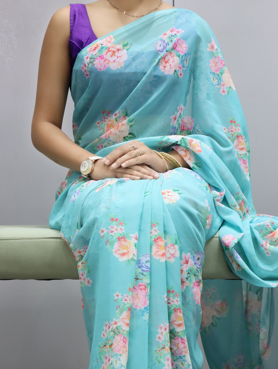 Beautiful Weightless Floral Printed Sarees With Unstitched Blouse