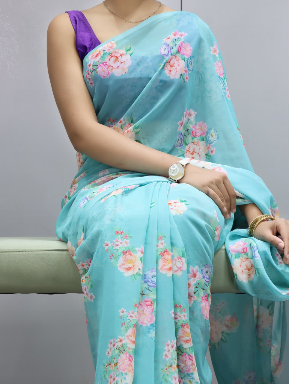 Beautiful Weightless Floral Printed Sarees With Unstitched Blouse