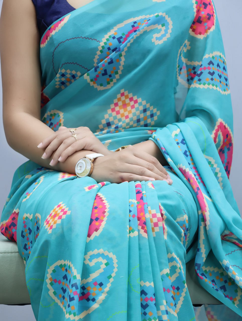 Beautiful Weightless Floral Printed Sarees With Unstitched Blouse