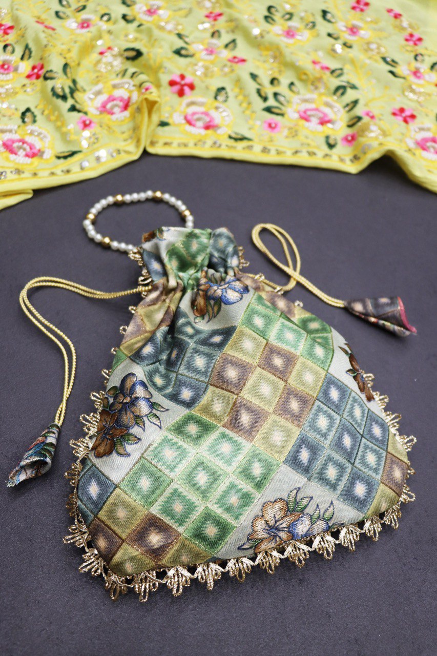 Designer Batwa with Pearl Handle