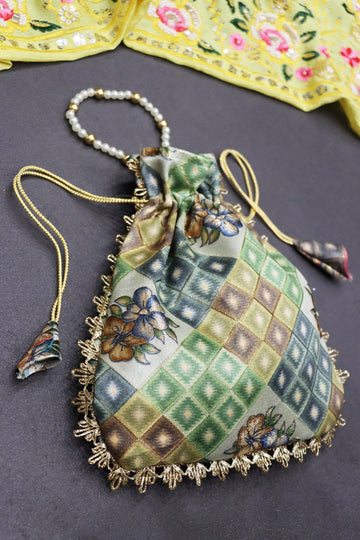 Designer Batwa with Pearl Handle