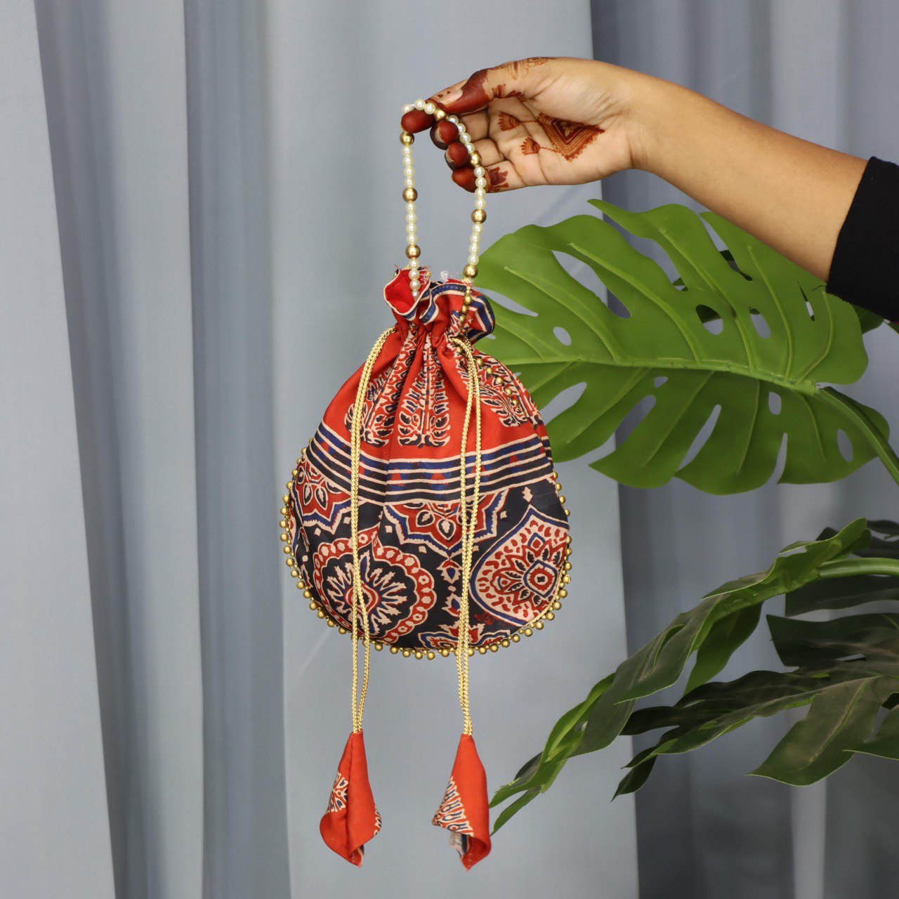 Designer Batwa with Pearl Handle